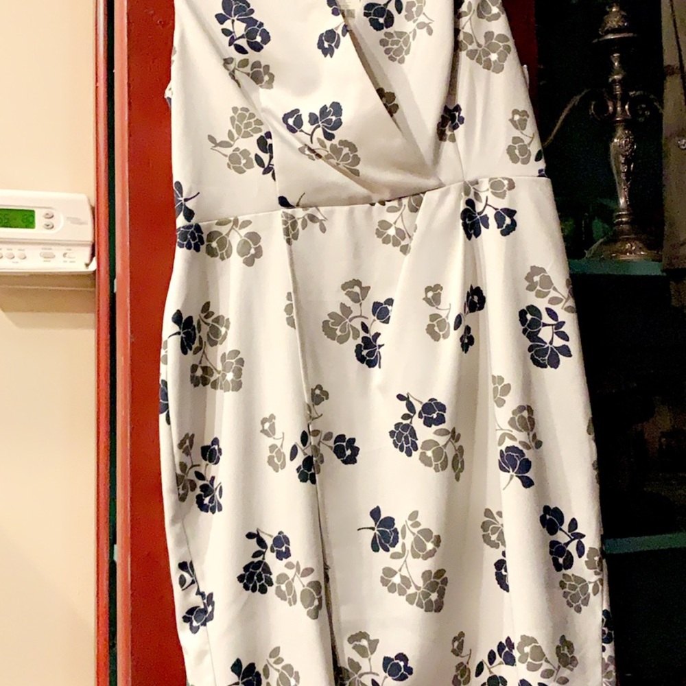 Sleeveless dress
